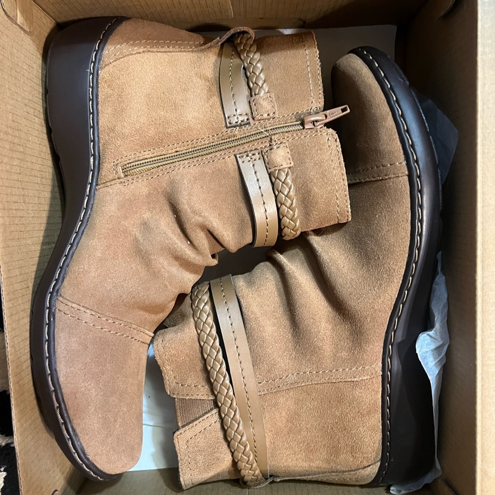New Clarks suede booties 11 Wide